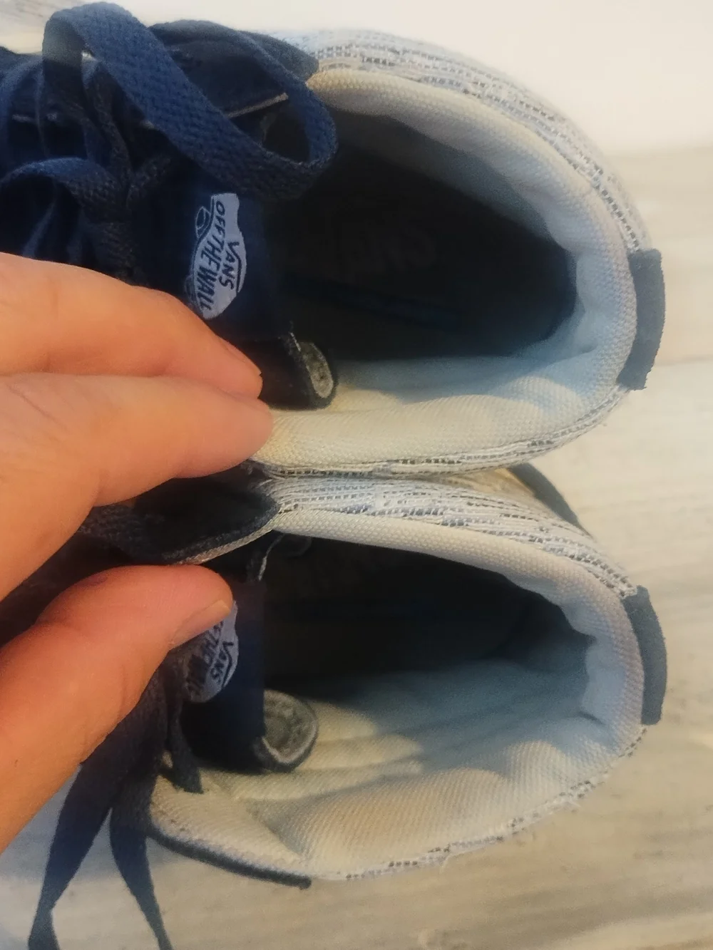 Vans Sk8-Hi Reissue  mens size 10 some scratches open to offers